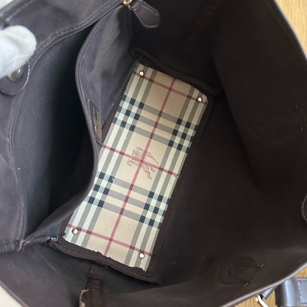 Burberry Tote Bag - Picture 5 of 16
